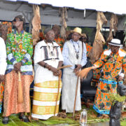 Les « Bambombog » gardiens des traditions : piliers de l’identité et du changement sociétal